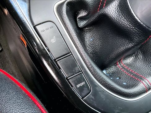 Used 2023 Kia Forte GT image 33