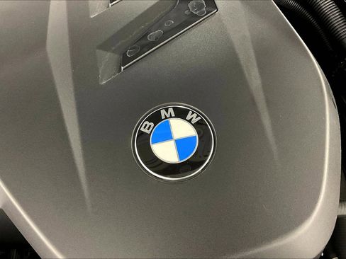 Certified 2025 BMW 330i xDrive Sedan w/ Convenience Package image 37