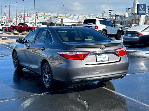 Used 2015 Toyota Camry XSE w/ Moonroof Package image 3