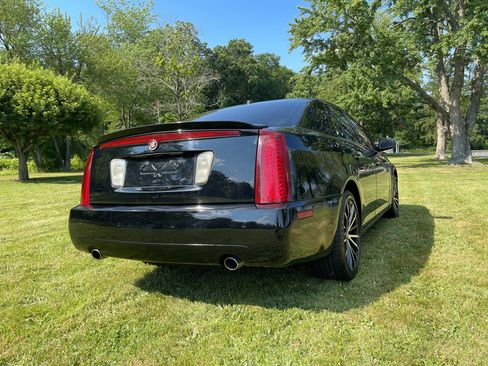 Used 2006 Cadillac STS V8 w/ Preferred Equipment Group RWD image 13