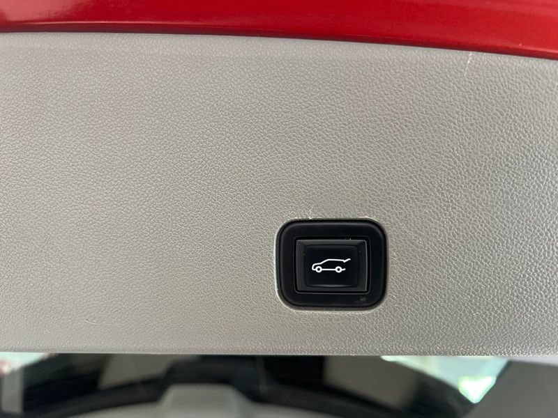 Used 2022 Cadillac XT6 Premium Luxury FWD image 9