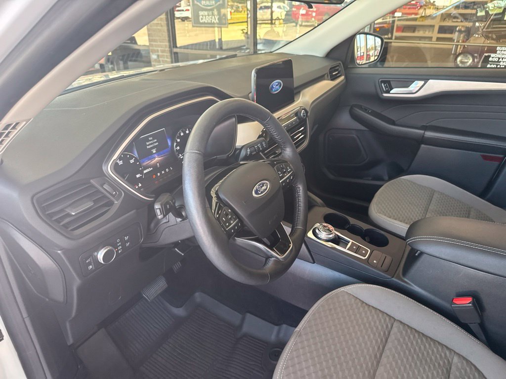 Certified 2021 Ford Escape SE w/ SE Sport Appearance Package FWD image 9