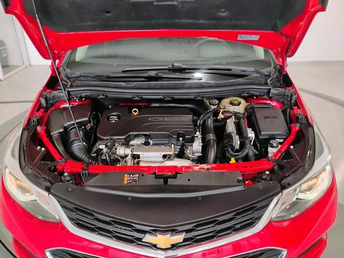 Used 2017 Chevrolet Cruze LT w/ Convenience Package FWD image 25