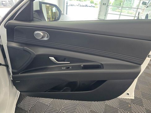 New 2026 Hyundai Elantra Limited FWD image 41