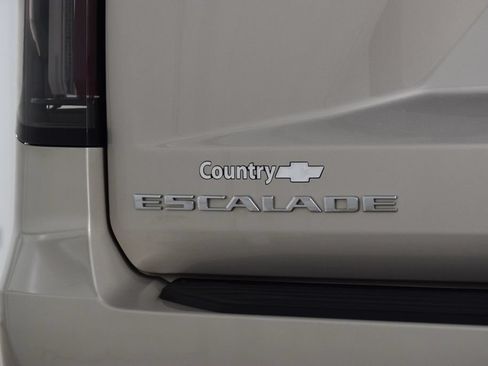 Used 2023 Cadillac Escalade Premium Luxury Platinum AWD/4WD image 22