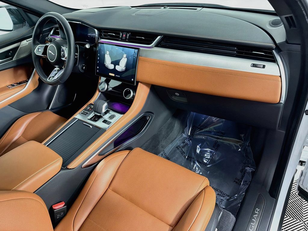 Certified 2026 Jaguar F-PACE R-Dynamic S AWD/4WD image 30