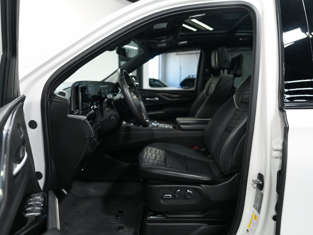 Used 2024 Cadillac Escalade Sport Platinum w/ LPO, Floor Liner Package AWD/4WD image 29