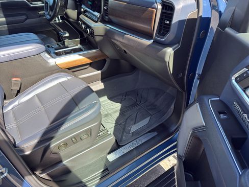 Used 2024 Chevrolet Silverado 1500 High Country image 15