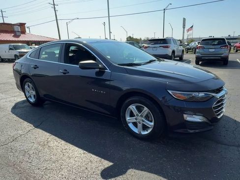 Used 2023 Chevrolet Malibu LS w/ LPO, Floor Liner Package FWD image 2