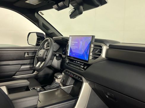 Used 2025 Toyota Sequoia SR5 w/ SR5 Premium Package image 31