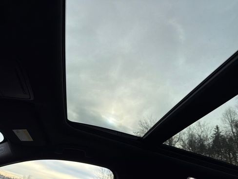 Used 2025 Honda Pilot Black Edition image 19