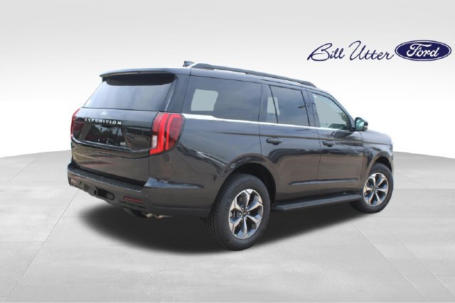 New 2027 Ford Expedition Active RWD image 3