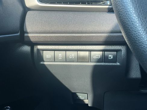 Used 2025 Toyota Camry LE image 21