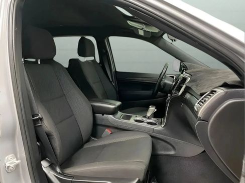Used 2021 Jeep Grand Cherokee Laredo RWD image 14
