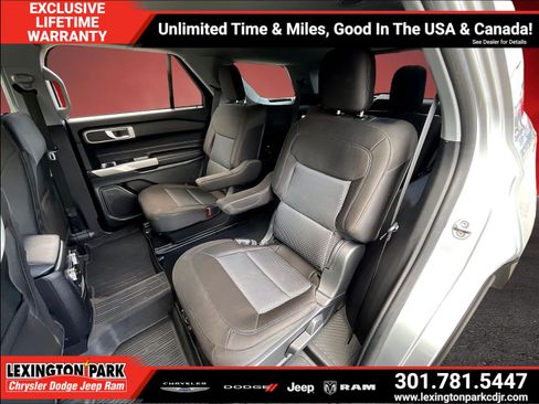 Used 2023 Ford Explorer XLT AWD/4WD image 21