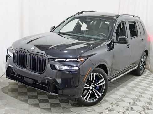 Used 2023 BMW X7 xDrive40i w/ M Sport Package AWD/4WD image 6
