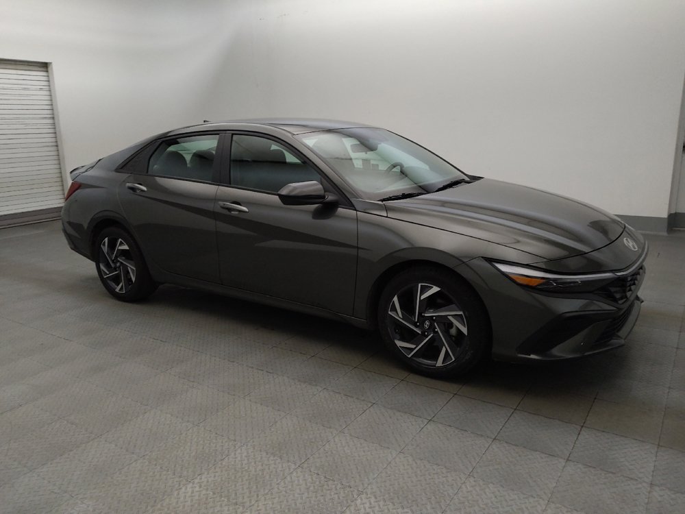 Used 2025 Hyundai Elantra Sport FWD image 11