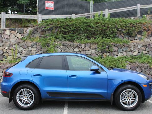 Used 2018 Porsche Macan Sport Edition AWD/4WD image 5