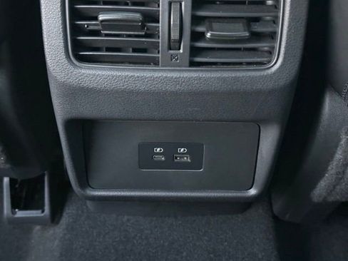 Certified 2022 Nissan Rogue SV w/ SV Premium Package image 31