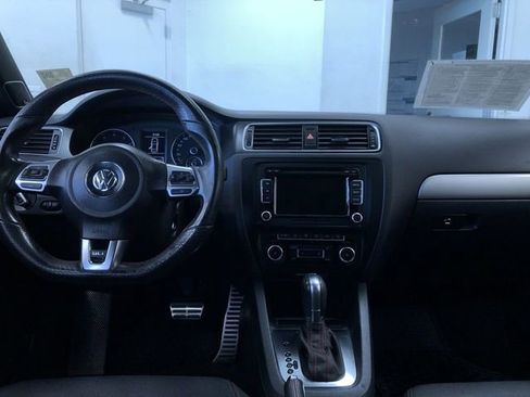Used 2012 Volkswagen Jetta GLI FWD image 16