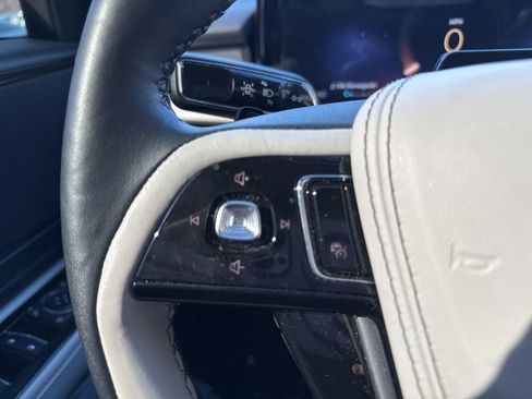 Used 2025 Lincoln Aviator AWD image 32