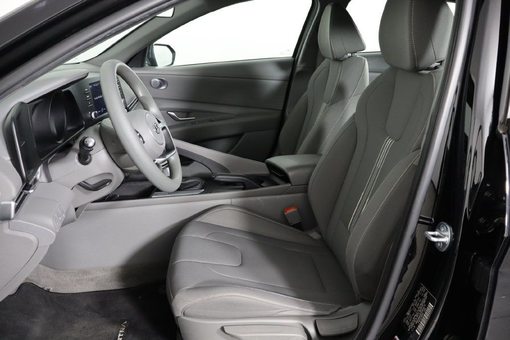 Used 2023 Hyundai Elantra SEL w/ Cargo Package FWD image 14