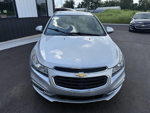 Used 2015 Chevrolet Cruze LT w/ Sun And Sound Package image 2
