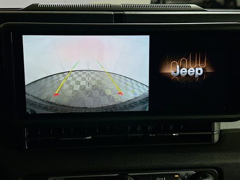 Used 2025 Jeep Wrangler Willys image 21