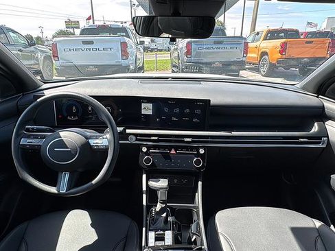 Used 2025 Hyundai Santa Cruz SEL FWD image 17