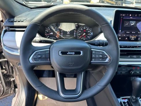Used 2023 Jeep Compass Limited AWD/4WD image 12