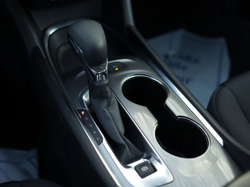 Used 2025 Chevrolet Malibu LT FWD image 17