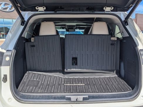 Used 2021 Toyota Highlander Limited image 26