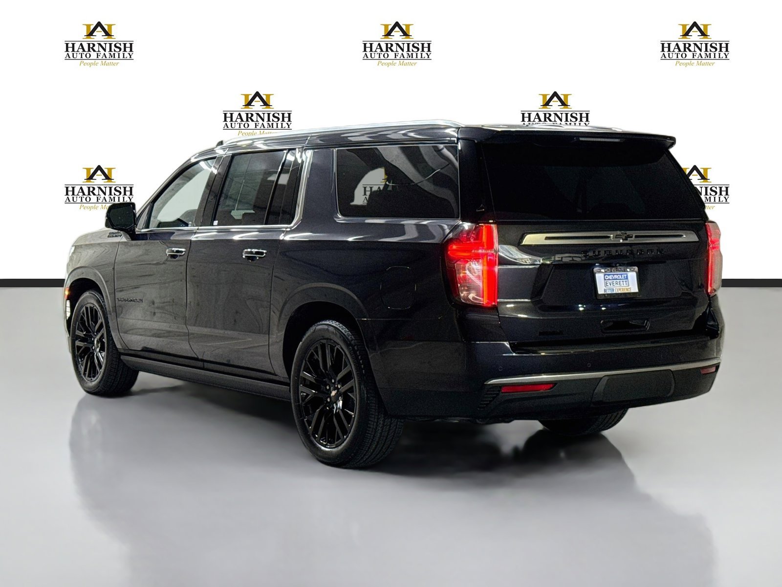 Used 2024 Chevrolet Suburban High Country w/ Advanced Technology Package AWD/4WD image 9