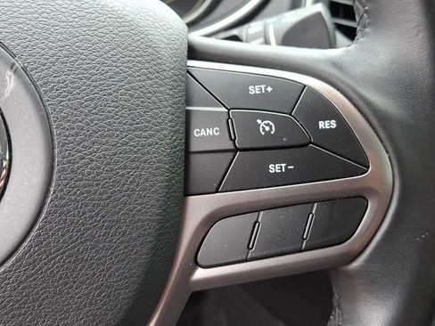 Used 2019 Jeep Cherokee Latitude Plus AWD/4WD image 22