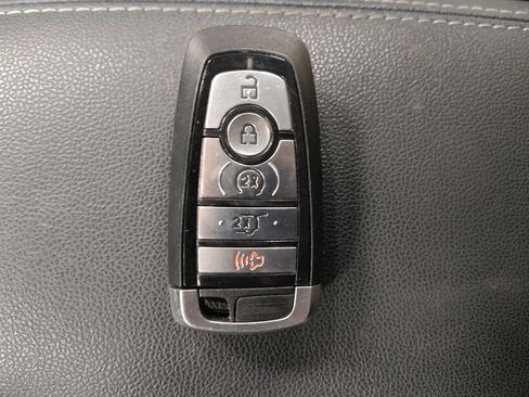 Used 2020 Ford Escape SEL image 32