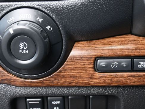 Used 2021 Nissan Titan Platinum Reserve w/ Moonroof Package image 24