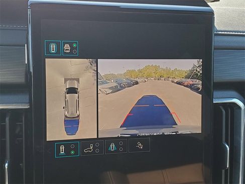 Used 2024 GMC Acadia Elevation image 6