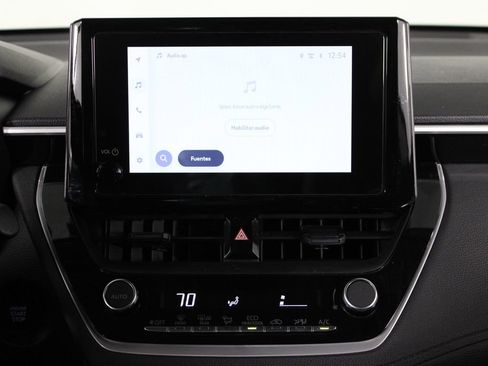 Used 2025 Toyota Corolla Cross LE image 7