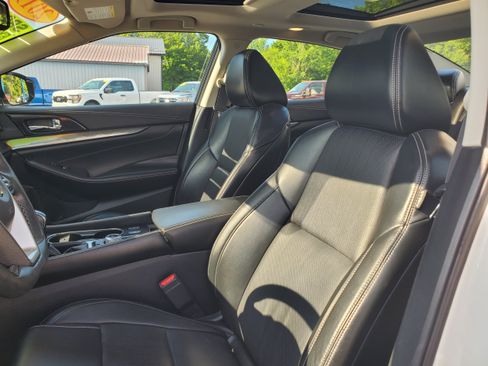 Used 2019 Nissan Maxima 3.5 SL w/ Floor Mat Group FWD image 13
