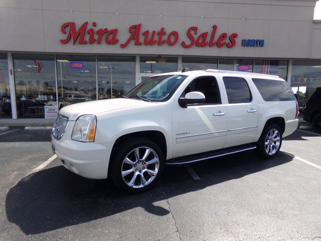 Used 2013 GMC Yukon XL Denali AWD/4WD image 1