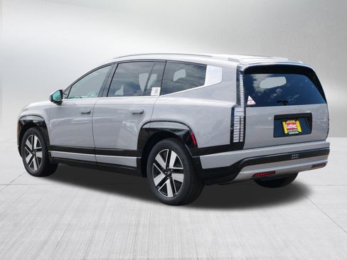 New 2026 Hyundai Ioniq 9 SEL image 3