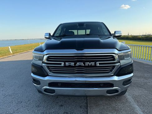 Used 2019 RAM 1500 Laramie AWD/4WD image 2