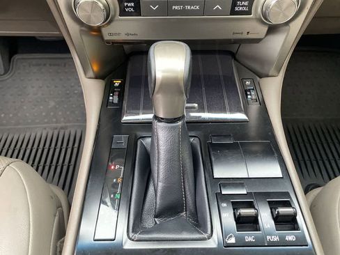 Used 2020 Lexus GX 460 Premium AWD/4WD image 27