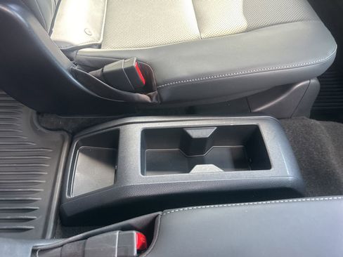 Used 2024 Lexus GX 550 w/ Accessory Package (31) image 18