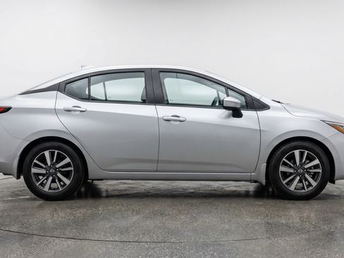 Used 2025 Nissan Versa SV image 11