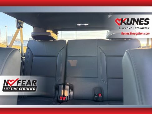 Used 2024 Chevrolet Suburban Premier image 39