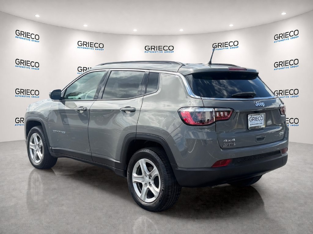 Used 2023 Jeep Compass Latitude AWD/4WD image 5