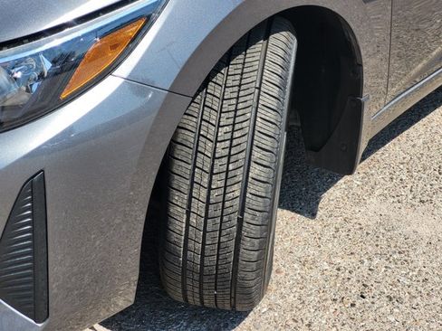 Certified 2025 Nissan Sentra SV w/ SV Premium Package FWD image 10
