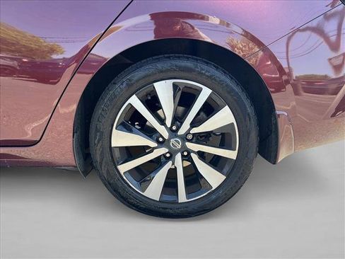 Used 2023 Nissan Sentra SV w/ SV Premium Package image 26