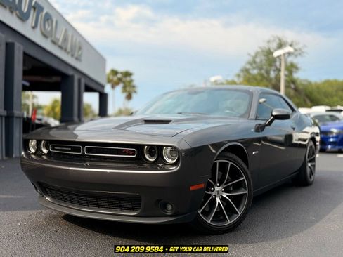 Used 2018 Dodge Challenger R/T w/ Performance Handling Group RWD image 9